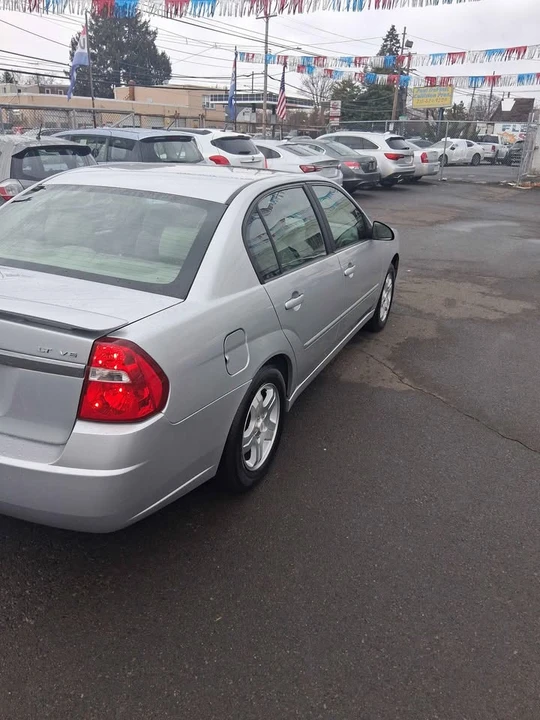 2004 Chevrolet Malibu - Image 2 of 12
