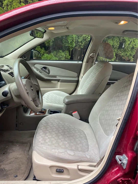2004 Chevrolet Malibu - Image 16 of 20