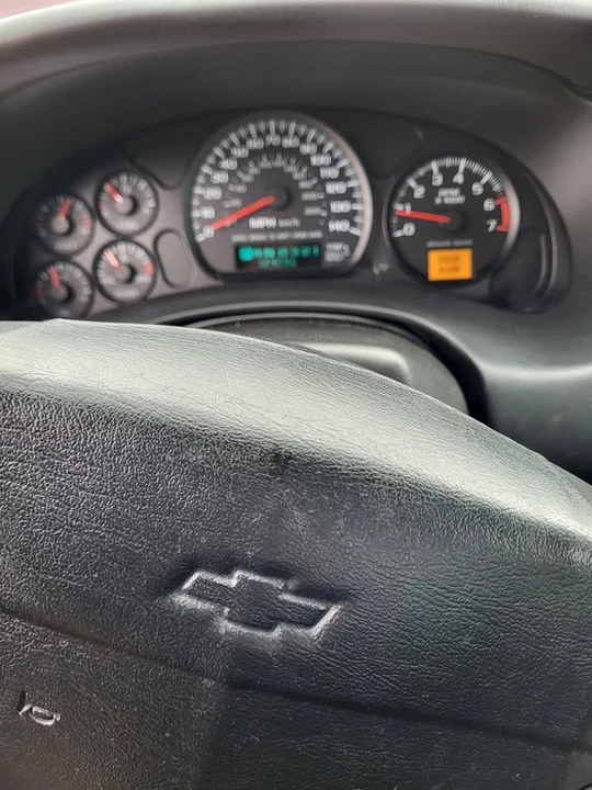 2004 Chevrolet Monte Carlo 6th Gen - Image 6 of 12