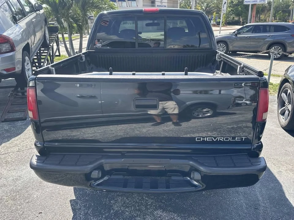 2004 Chevrolet S-10 - Image 5 of 12