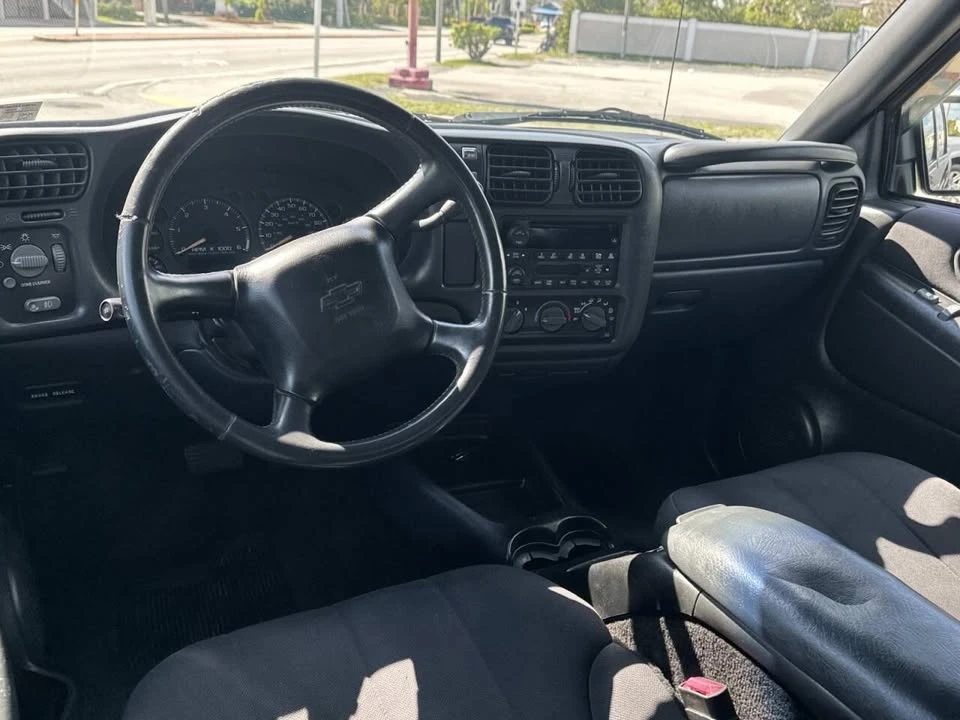 2004 Chevrolet S-10 - Image 8 of 12