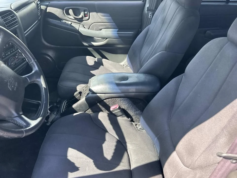 2004 Chevrolet S-10 - Image 10 of 12