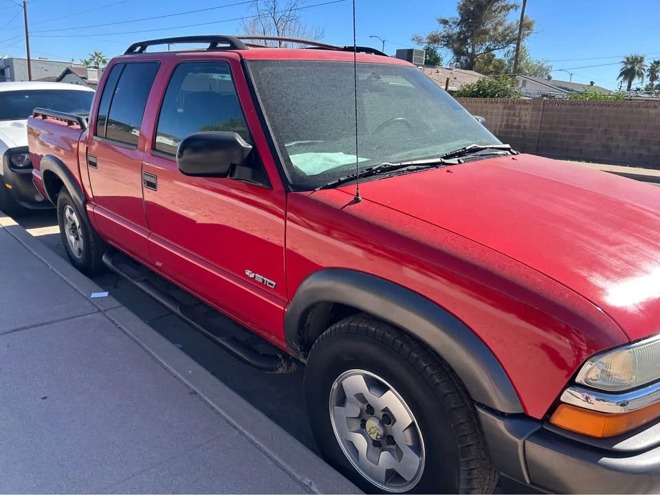 2004 Chevrolet S-10 - Image 2 of 7