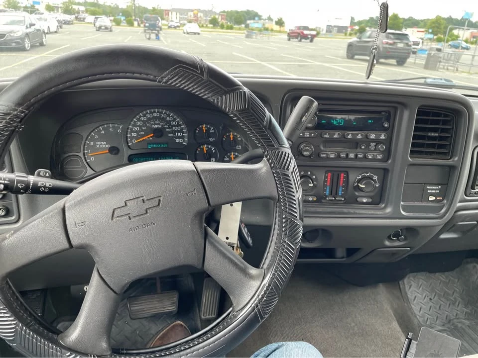 2004 Chevrolet Silverado 1st Gen - Image 2 of 2