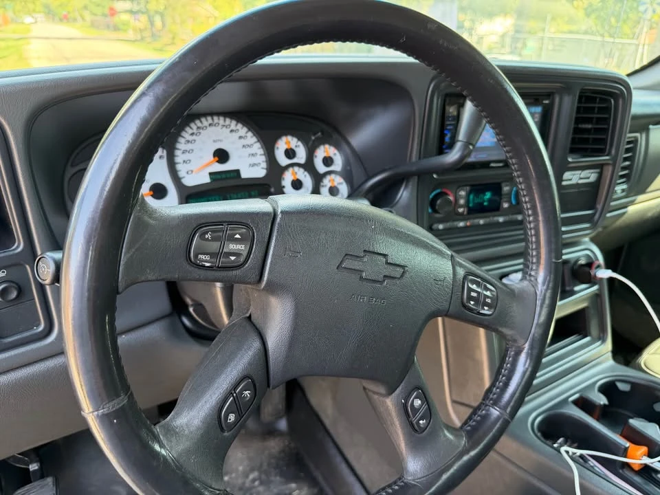 2004 Chevrolet SS - Image 16 of 17