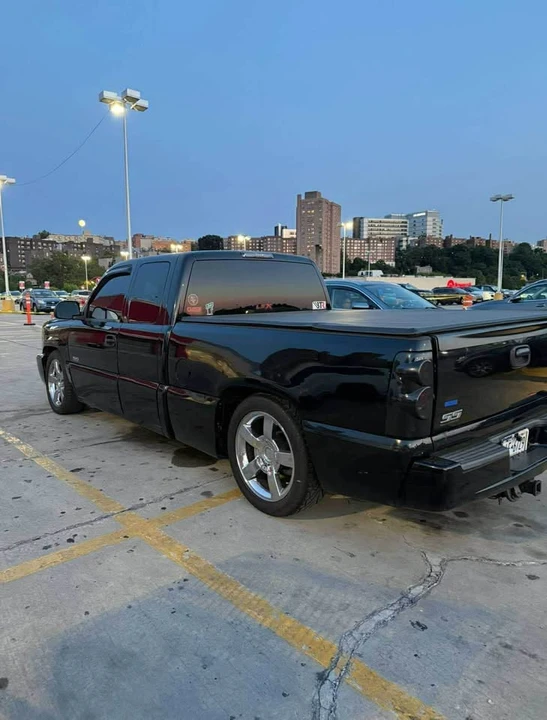 2004 Chevrolet SS - Image 2 of 5
