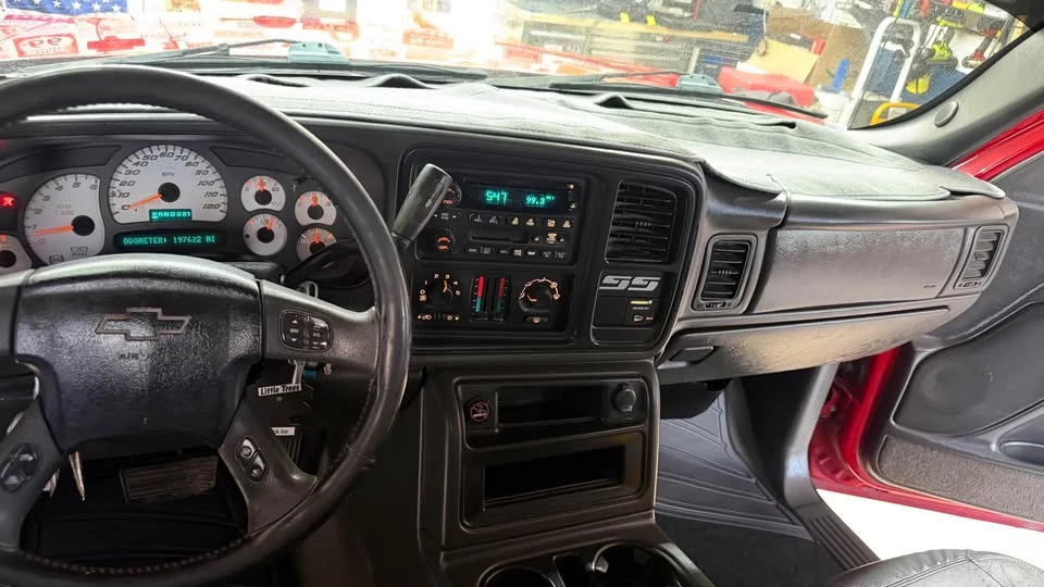 2004 Chevrolet SS - Image 13 of 17