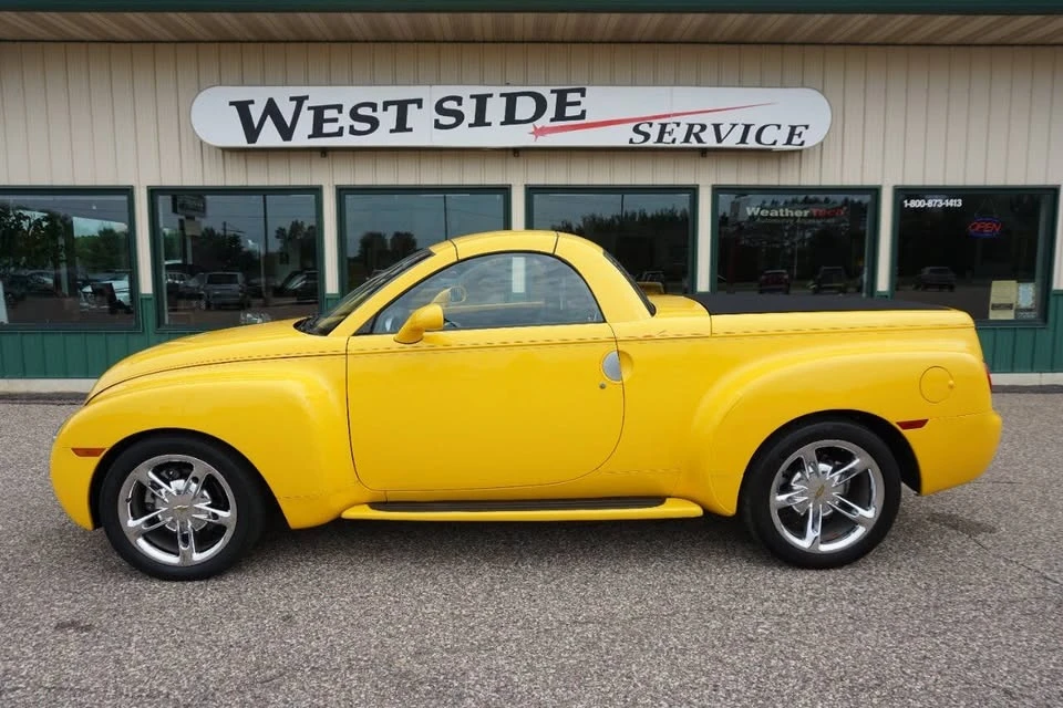 2004 Chevrolet SSR - Image 15 of 20