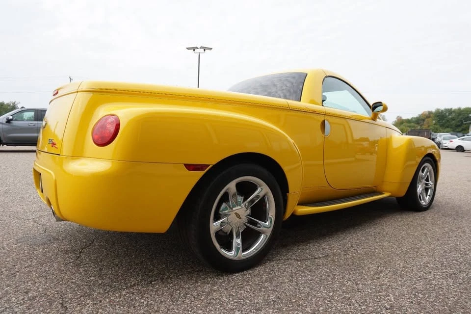 2004 Chevrolet SSR - Image 19 of 20