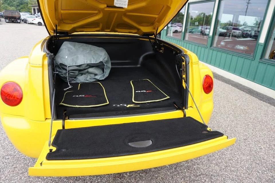 2004 Chevrolet SSR - Image 10 of 20