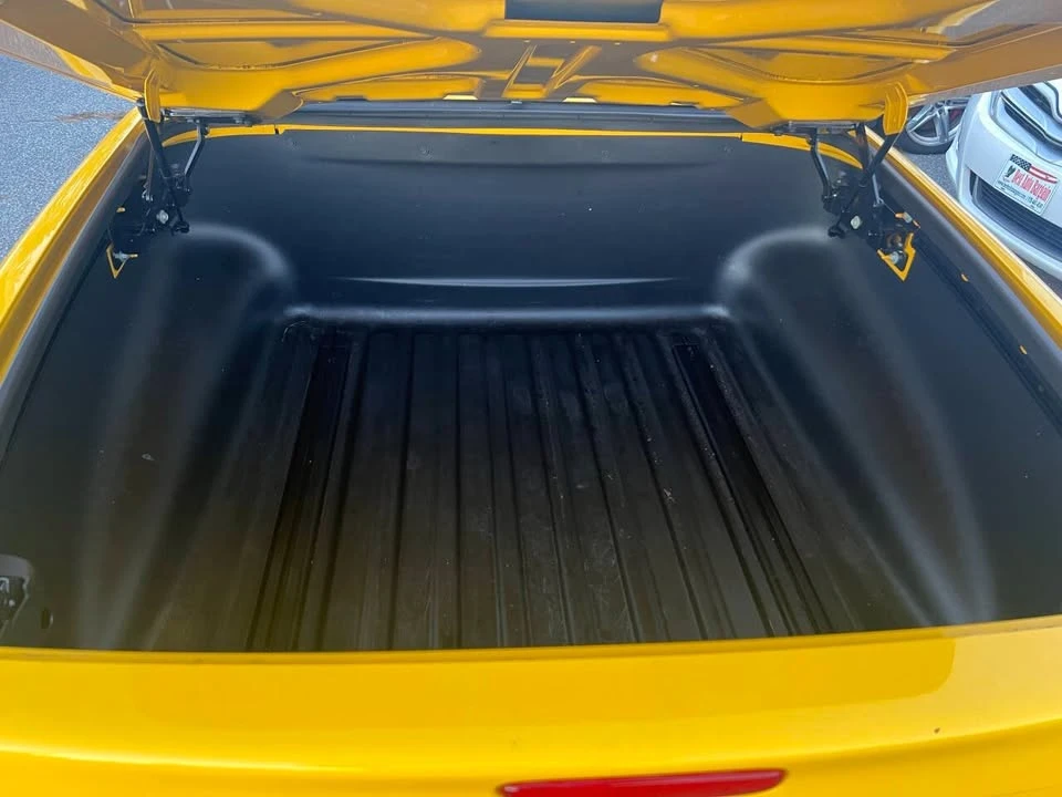 2004 Chevrolet SSR - Image 9 of 18