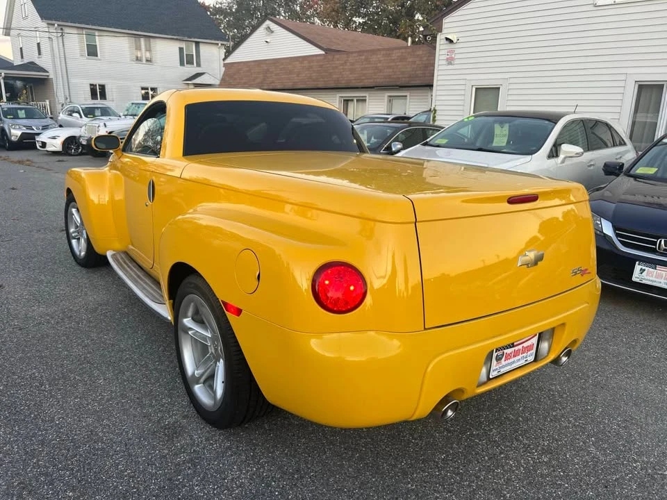 2004 Chevrolet SSR - Image 17 of 18