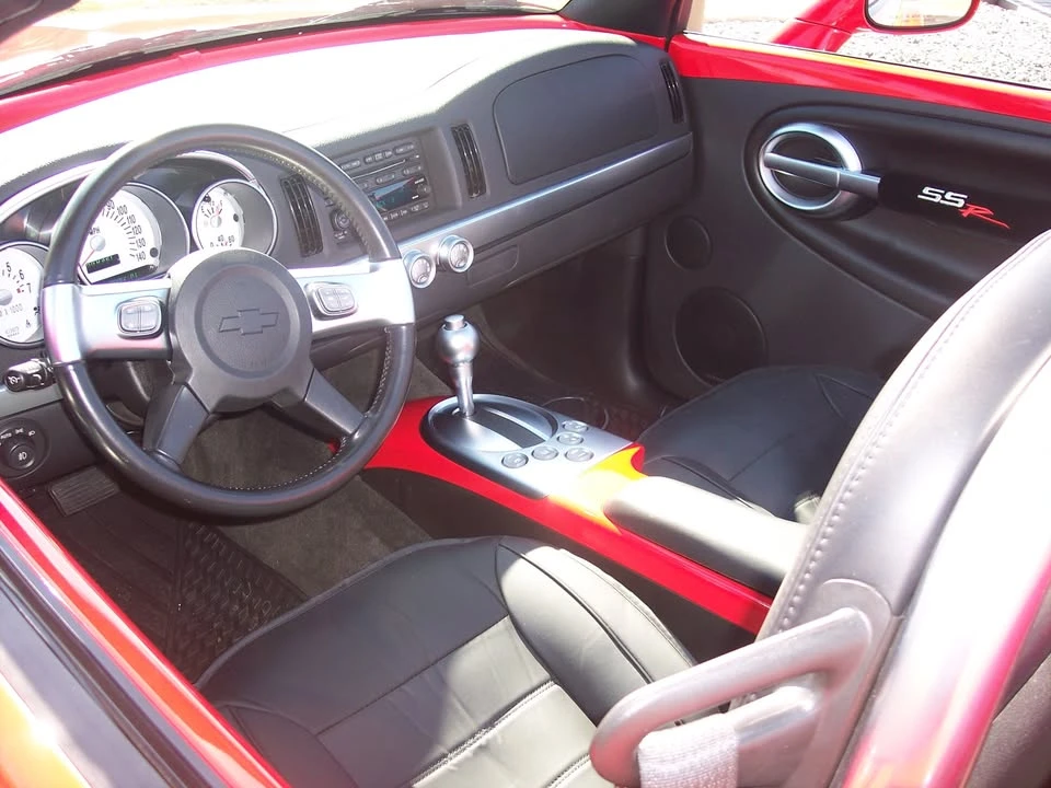 2004 Chevrolet SSR - Image 6 of 10