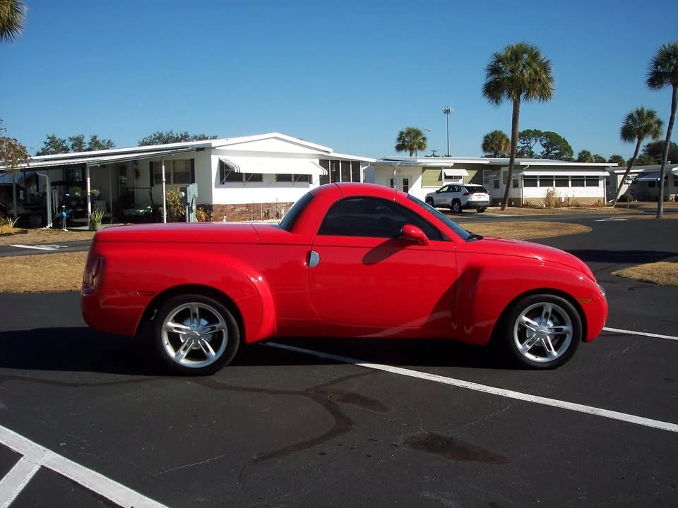 2004 Chevrolet SSR - Image 4 of 10