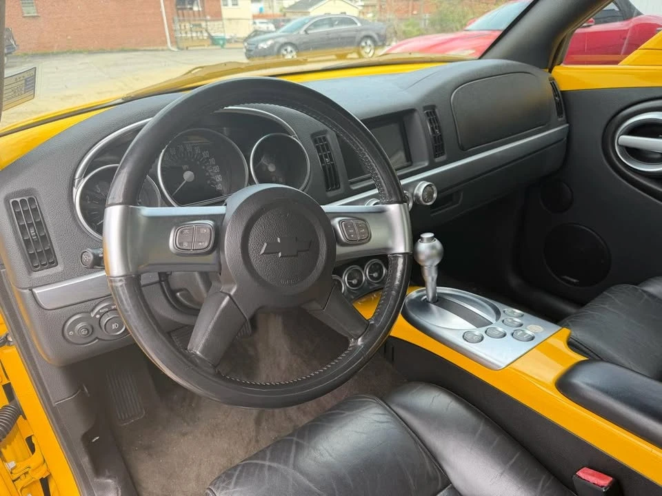 2004 Chevrolet SSR - Image 11 of 13