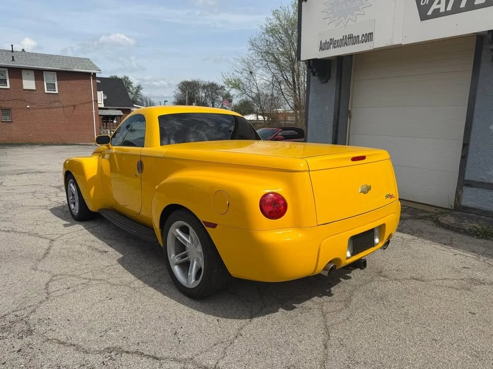 2004 Chevrolet SSR - Image 8 of 13