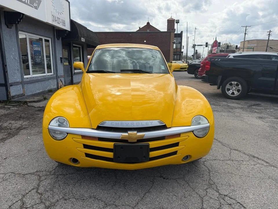2004 Chevrolet SSR - Image 3 of 13