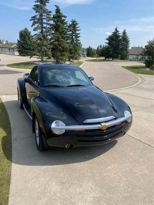 2004 Chevrolet SSR - Image 3 of 4
