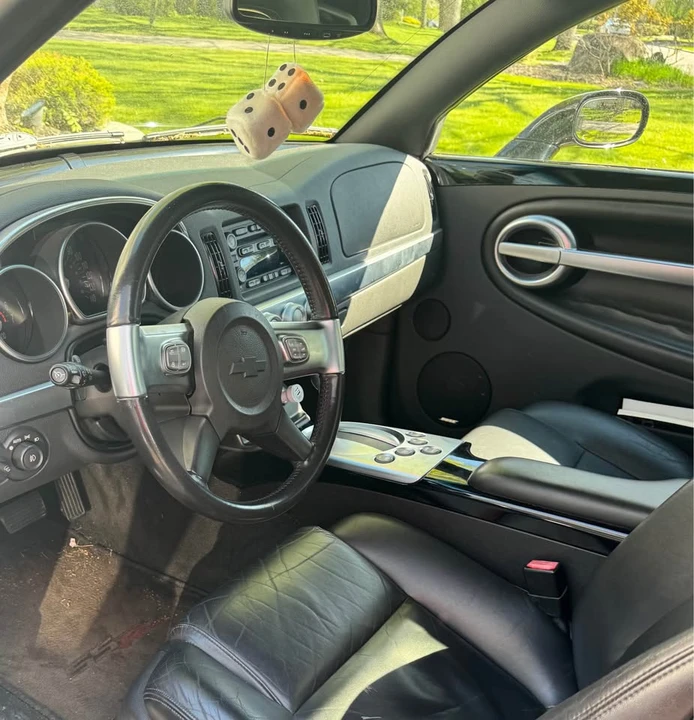 2004 Chevrolet SSR - Image 10 of 11