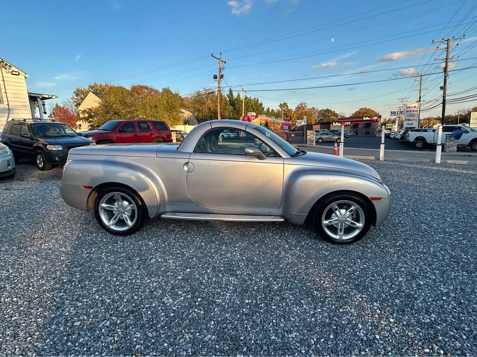 2004 Chevrolet SSR - Image 5 of 16