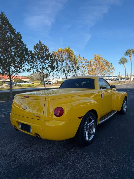 2004 Chevrolet SSR - Image 5 of 9