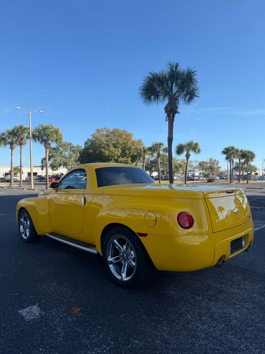 2004 Chevrolet SSR - Image 3 of 9