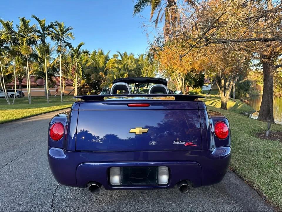 2004 Chevrolet SSR - Image 2 of 20