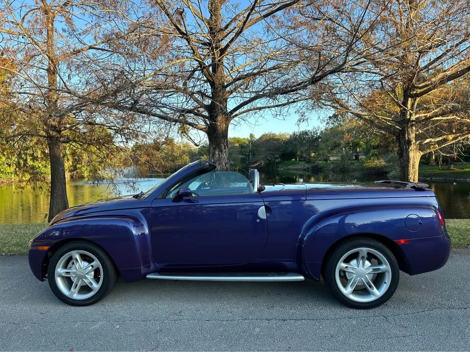 2004 Chevrolet SSR - Image 4 of 20