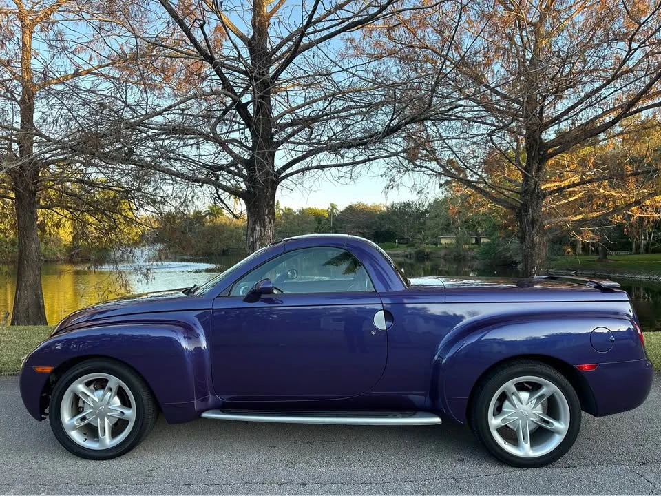 2004 Chevrolet SSR - Image 9 of 20