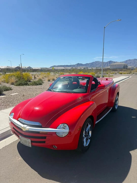 2004 Chevrolet SSR - Image 4 of 17