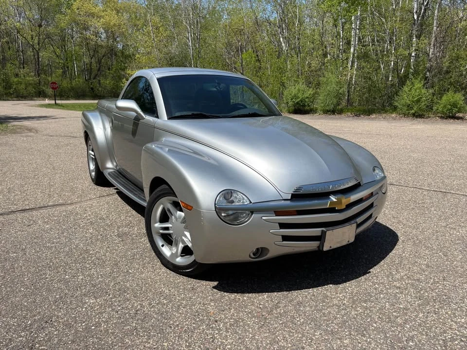 2004 Chevrolet SSR - Image 8 of 12
