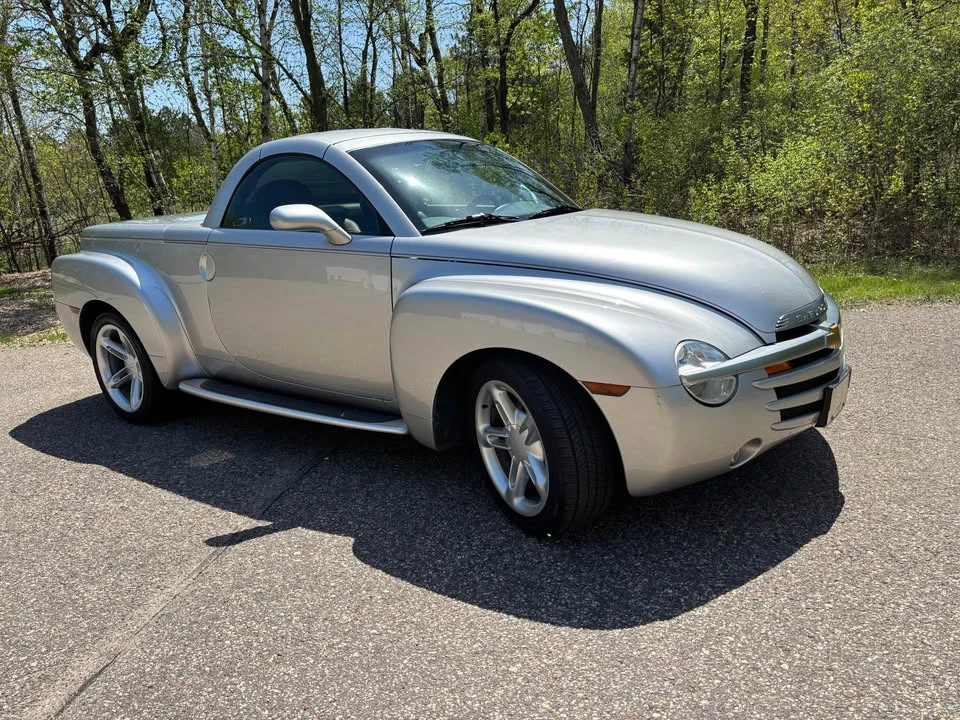 2004 Chevrolet SSR - Image 10 of 12