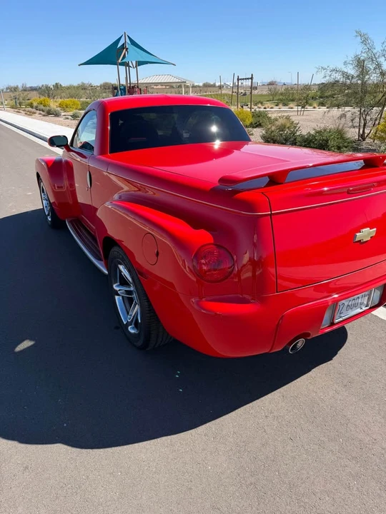 2004 Chevrolet SSR - Image 15 of 17