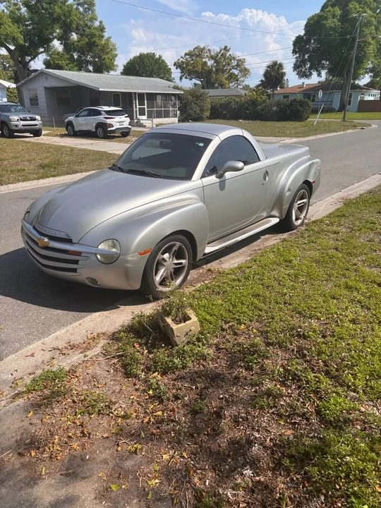 2004 Chevrolet SSR - Image 6 of 6