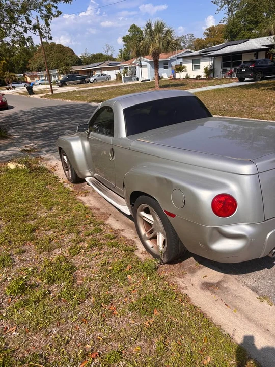 2004 Chevrolet SSR - Image 4 of 6
