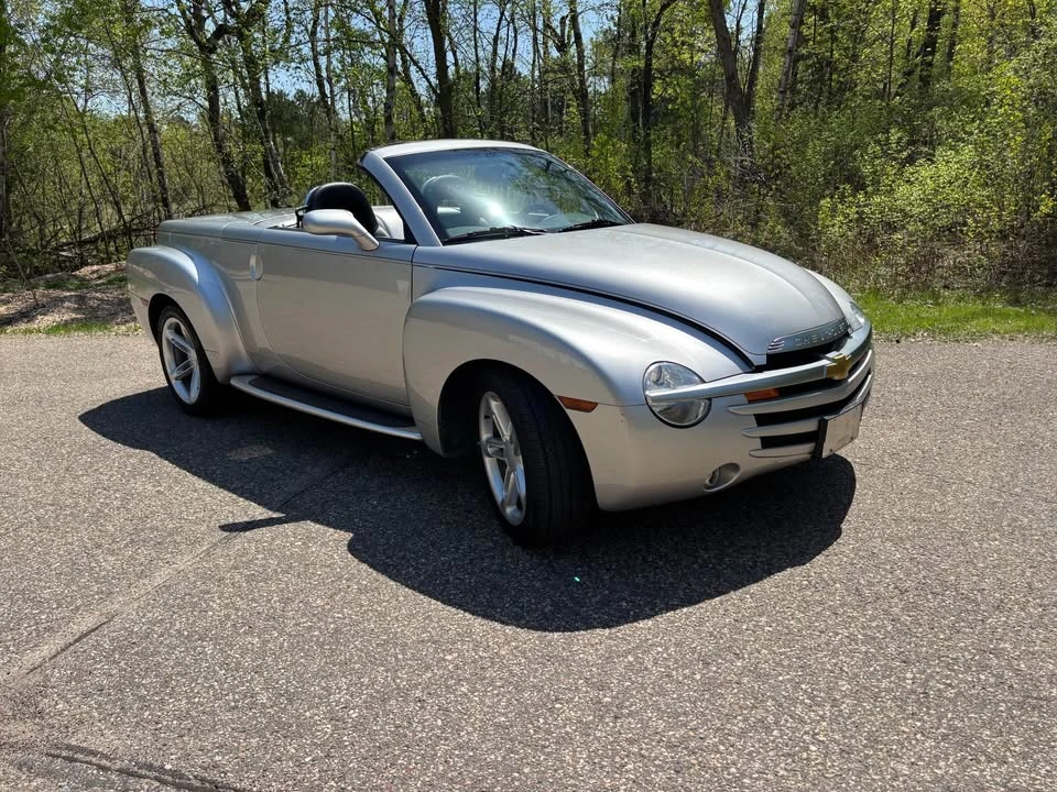 2004 Chevrolet SSR - Image 11 of 12