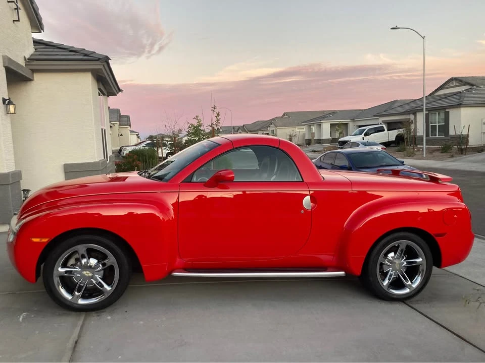 2004 Chevrolet SSR - Image 3 of 17