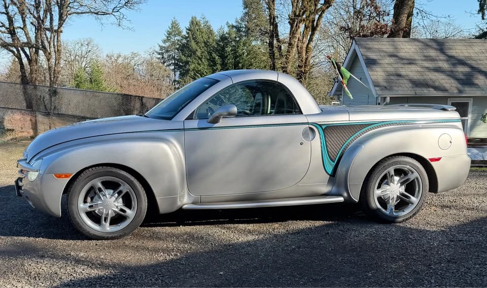2004 Chevrolet SSR - Image 10 of 10