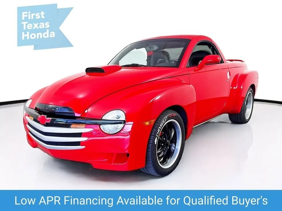 2004 Chevrolet SSR - Image 2 of 19