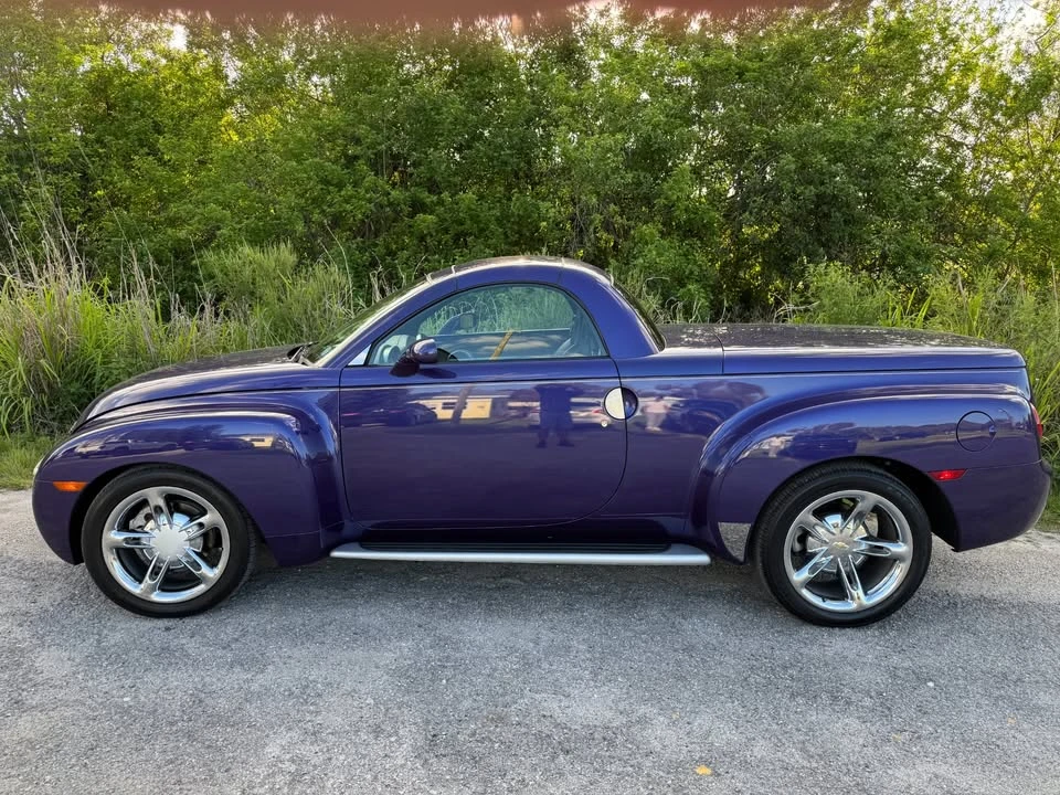 2004 Chevrolet SSR - Image 12 of 18