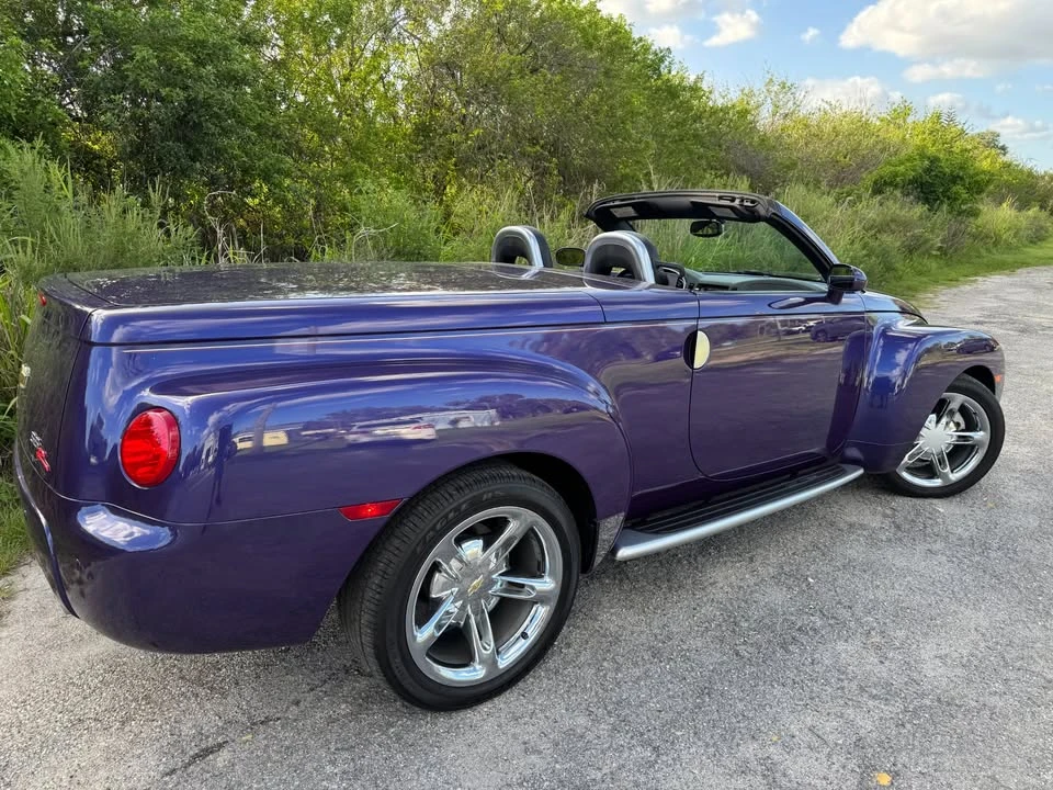 2004 Chevrolet SSR - Image 8 of 18