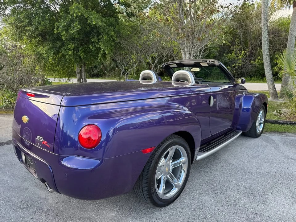 2004 Chevrolet SSR - Image 17 of 18