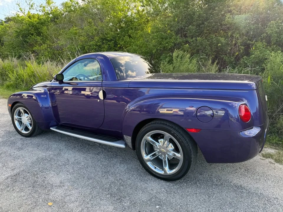 2004 Chevrolet SSR - Image 4 of 18