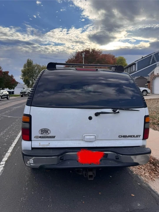 2004 Chevrolet Tahoe 2nd Gen - Image 2 of 3