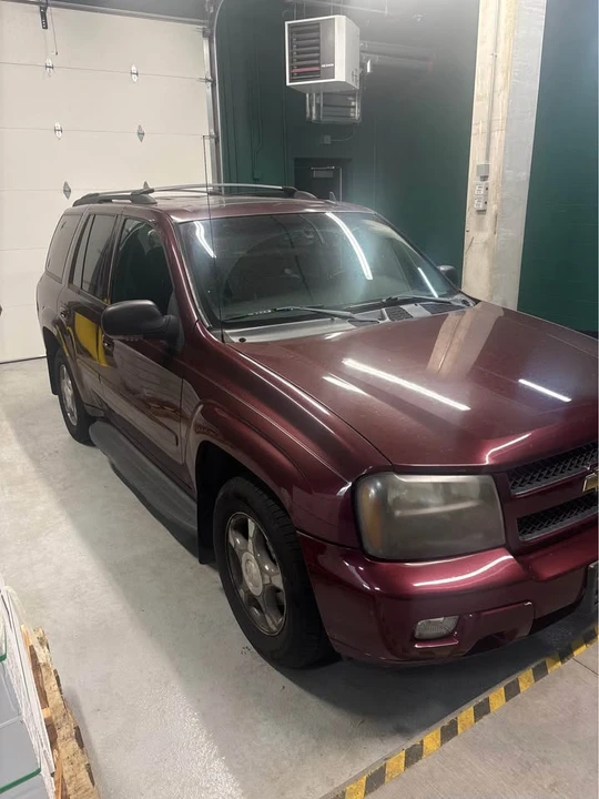 2004 Chevrolet Trailblazer - Image 2 of 9