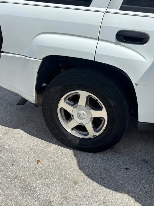 2004 Chevrolet Trailblazer - Image 5 of 14
