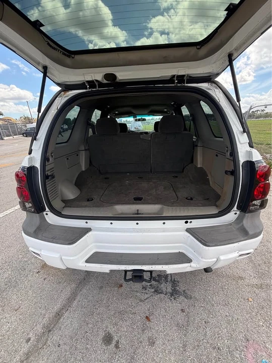 2004 Chevrolet Trailblazer - Image 14 of 14