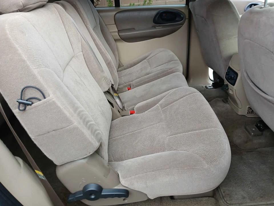 2004 Chevrolet Trailblazer - Image 15 of 16