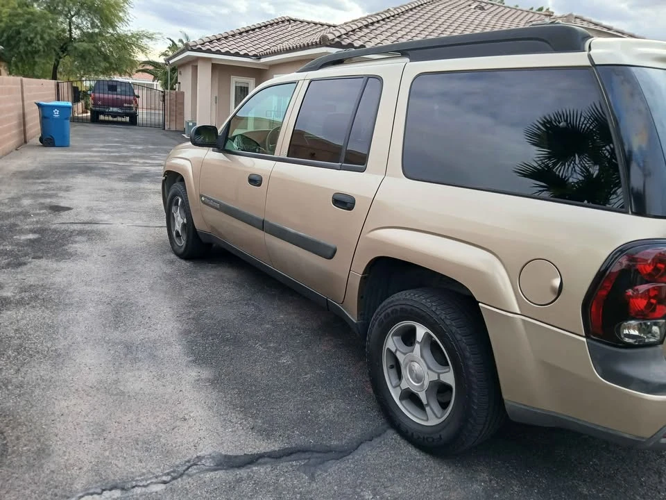 2004 Chevrolet Trailblazer - Image 2 of 16