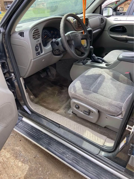 2004 Chevrolet Trailblazer - Image 4 of 13